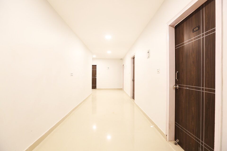 OYO SilverKey Mittal Residency Mayur Vihar Phase-1 Near Akshardham, Anand Vihar Delhi, Delhi