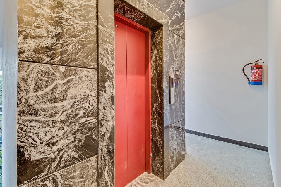 OYO SilverKey 39706 Jeevanahalli Main Rd, Cox Town Bangalore, Bangalore