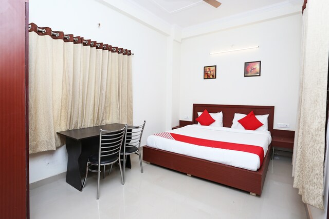 OYO Flagship 39716 Sarovar Inn