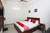 OYO Flagship 39716 Sarovar Inn
