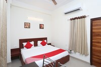 OYO Flagship 39716 Sarovar Inn