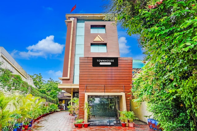 Super Townhouse Madan Mahal Railway Junction Formerly Annpurna Inn