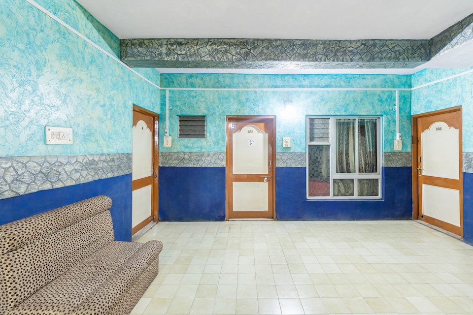 OYO 39745 Hotel Golden Tower, Ratlam, Ratlam