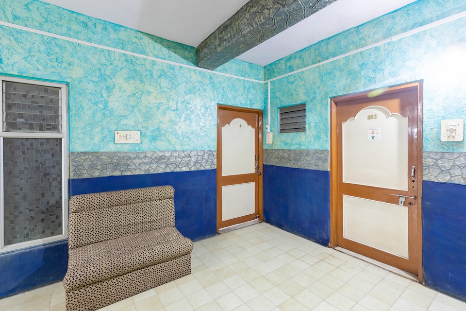 OYO 39745 Hotel Golden Tower, Ratlam, Ratlam