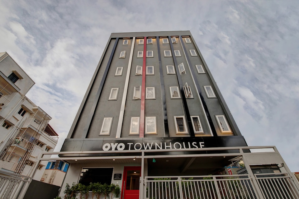 OYO Townhouse 149 Brigade Techpark Hebbal, Hebbal Bangalore, Bangalore