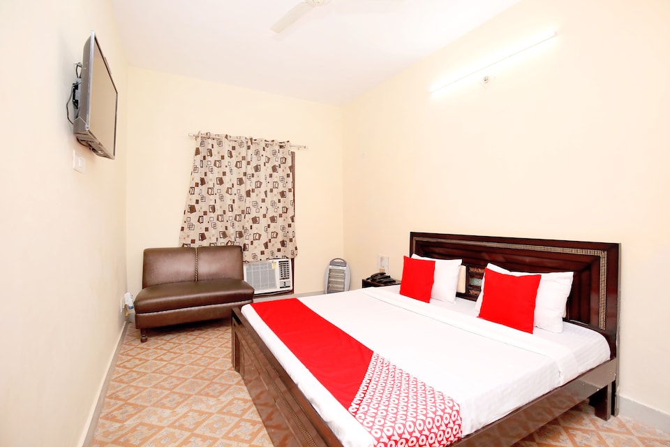 OYO 39755 Hotel Holiday Resort, Paonta Sahib, Paonta-Sahib