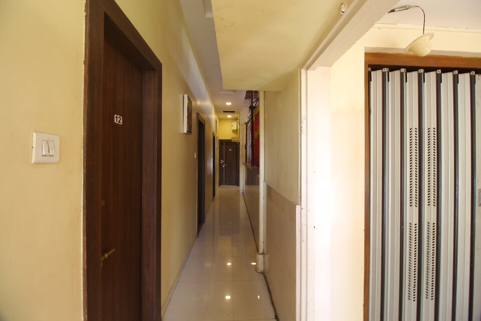 OYO 39757 Hotel Shahi, Swargate Pune, Pune