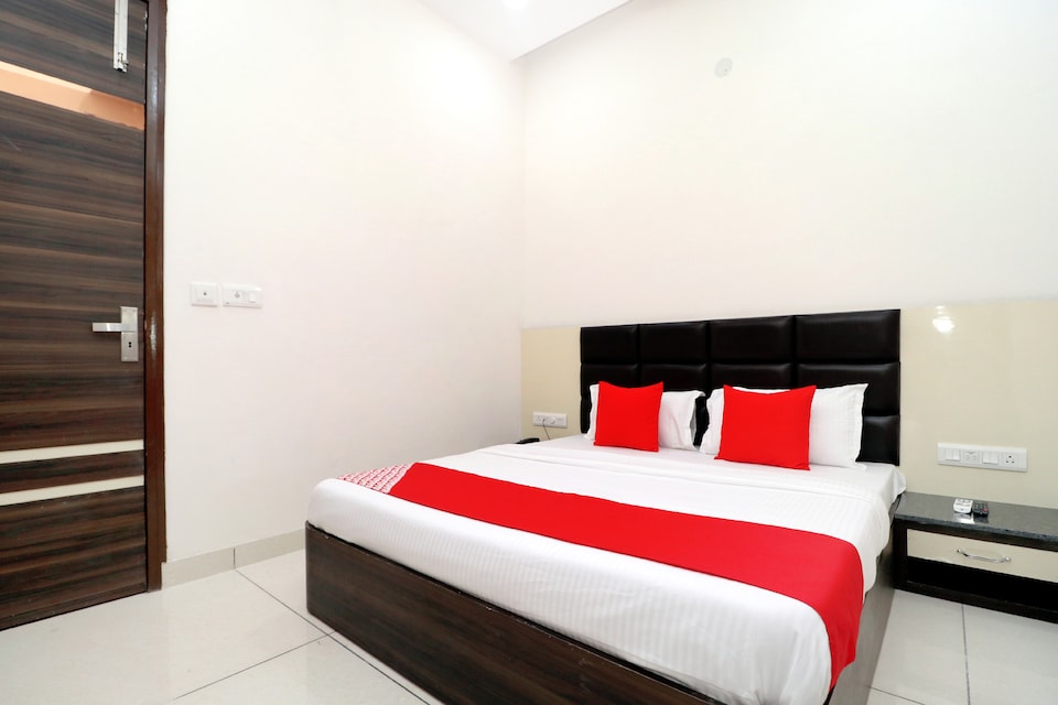 OYO Kesari Root, Railway Station Amritsar, अमृतसर