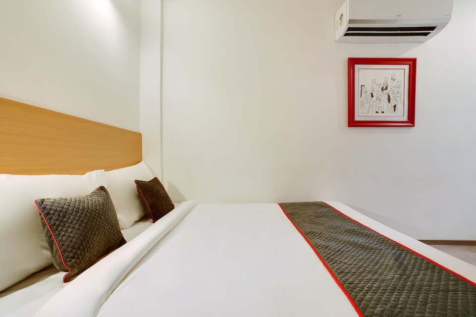 OYO Townhouse 230 Old Gurgaon Sector 14, Old Gurgaon, Gurgaon