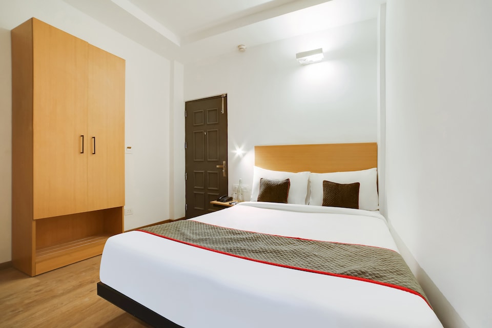 OYO Townhouse 230 Old Gurgaon Sector 14, Old Gurgaon, Gurgaon