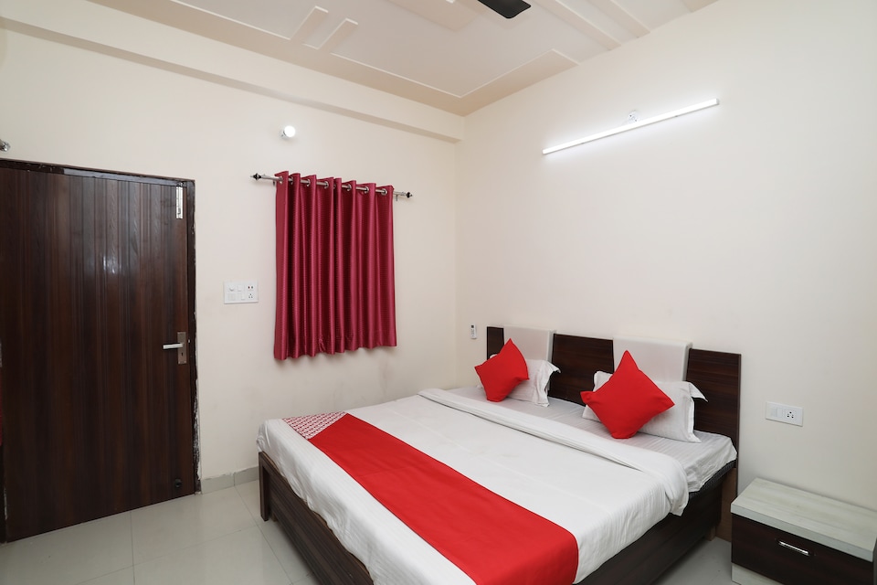 OYO 39767 Hotel Av Plaza, Corporate Complex, Agra