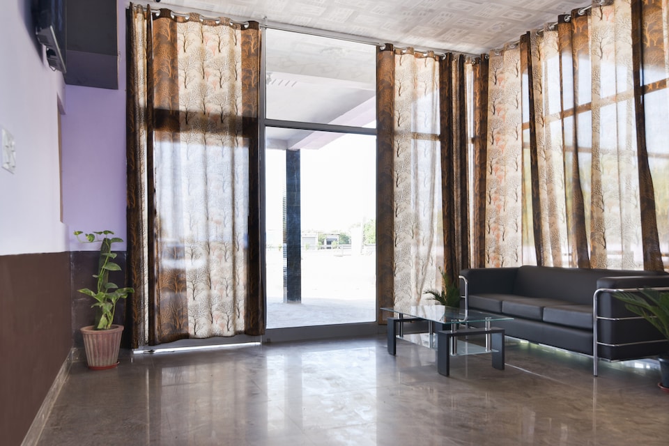 OYO 39771 Lakshya Residency, Neemrana, Neemrana