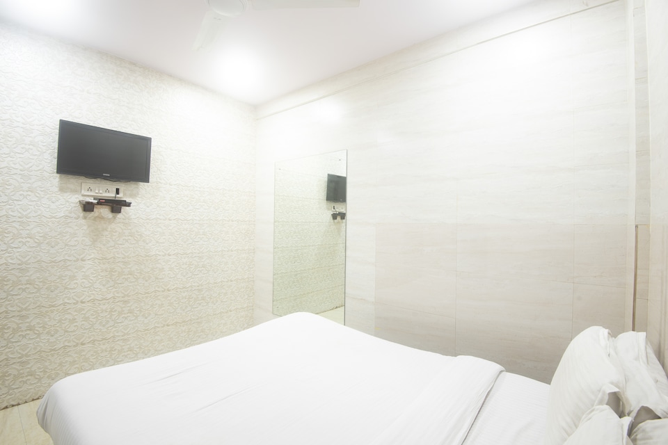 SPOT ON 39802 Green Star, Mumbai International Airport, Mumbai