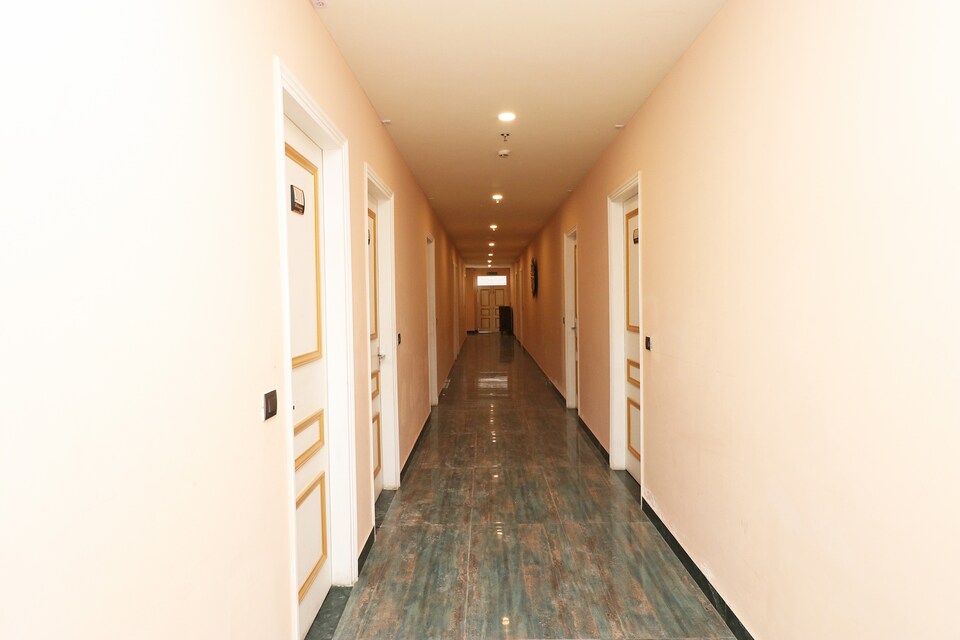 Capital O 39811 All Heavens Gold, North Delhi, Delhi