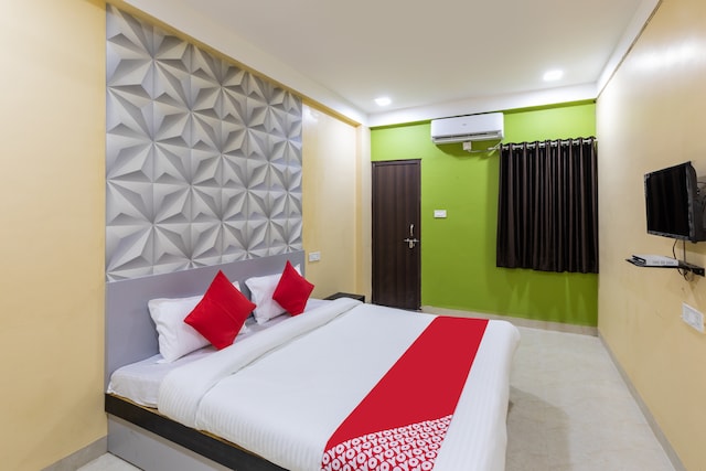 OYO Hotel Shreeji Rasoi 2