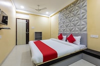 OYO Hotel Shreeji Rasoi 2