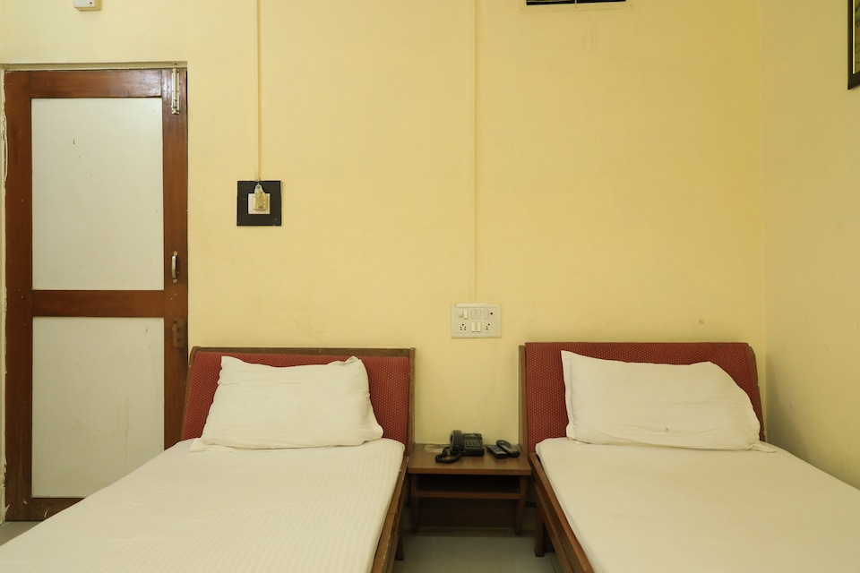 SPOT ON 39820 Shree Vaibhav, Sitabuldi Nagpur, Nagpur