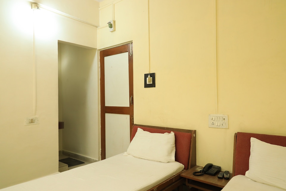 SPOT ON 39820 Shree Vaibhav, Sitabuldi Nagpur, Nagpur