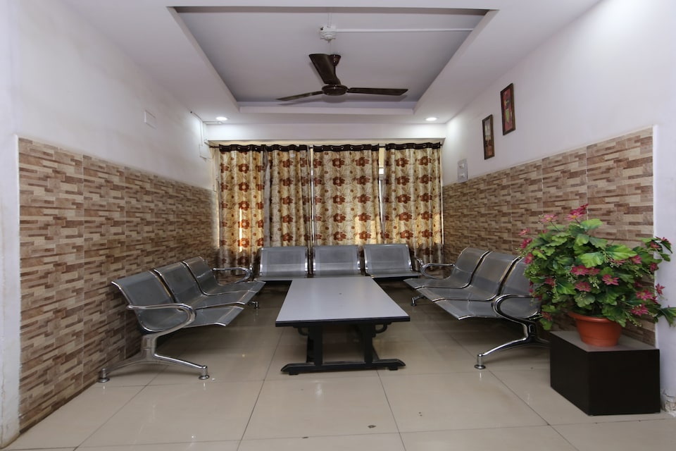 SPOT ON 39822 Hotel Mayur, Vijay Nagar - Jabalpur, Jabalpur