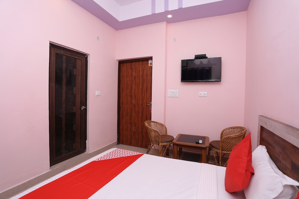 OYO 39828 Hotel Aradhya Gange Residency, Laxman Jhoola Rishikesh, Rishikesh
