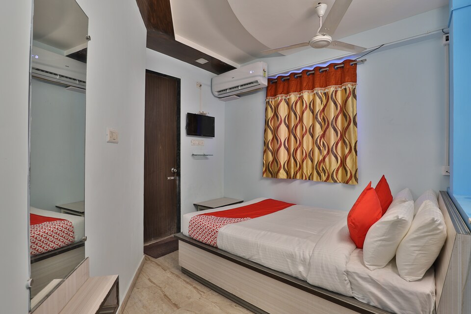 OYO 39829 Kum Kum Palace Hotel, Ashram Road Ahmedabad, Ahmedabad