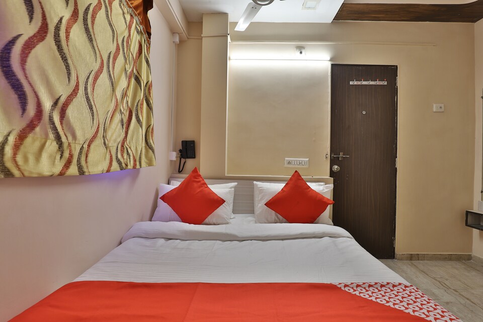 OYO 39829 Kum Kum Palace Hotel, Ashram Road Ahmedabad, Ahmedabad