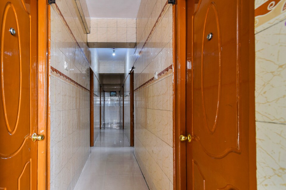 OYO 39850 V.l.r Residency, Renigunta Road Tirupati, Tirupati