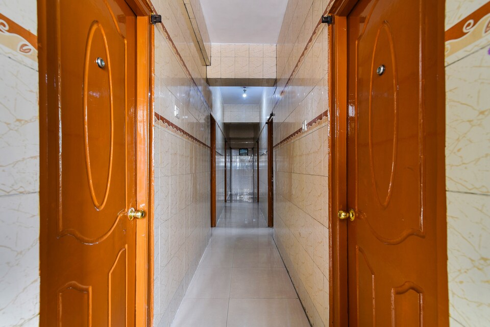 OYO 39850 V.l.r Residency, Renigunta Road Tirupati, Tirupati