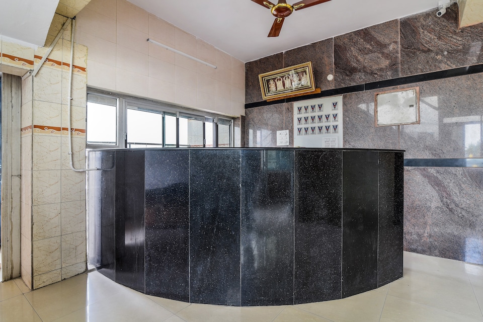 OYO 39850 V.l.r Residency, Renigunta Road Tirupati, Tirupati