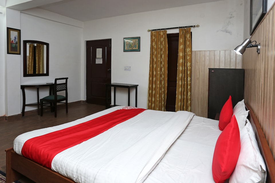 OYO 39865 Hotel Guruvesh, Mukteshwar, Mukteshwar