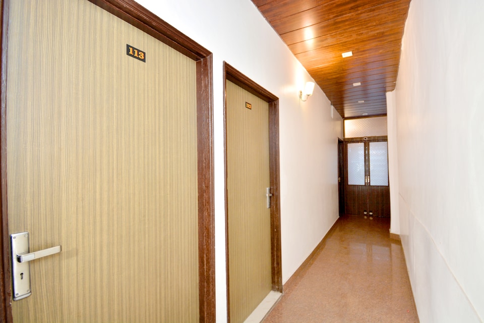 OYO Hotel Arora Inn, Golden Temple Road Amritsar, Amritsar
