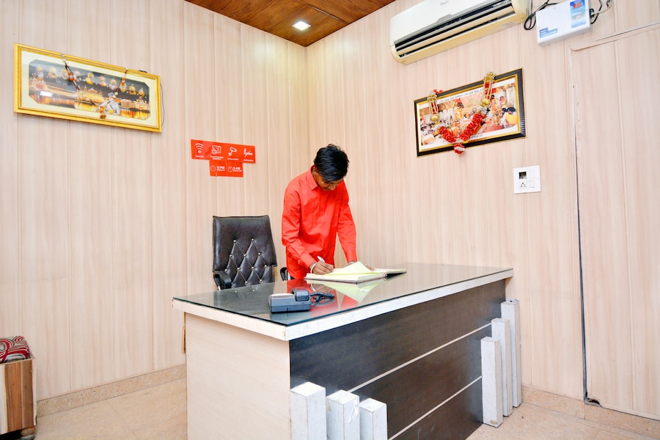 OYO Hotel Arora Inn, Golden Temple Road Amritsar, Amritsar