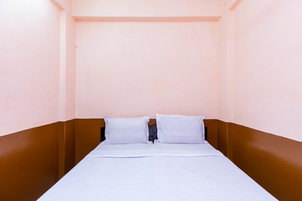 SPOT ON 39886 Hotel Vijay, Mahakal Temple 1, Ujjain