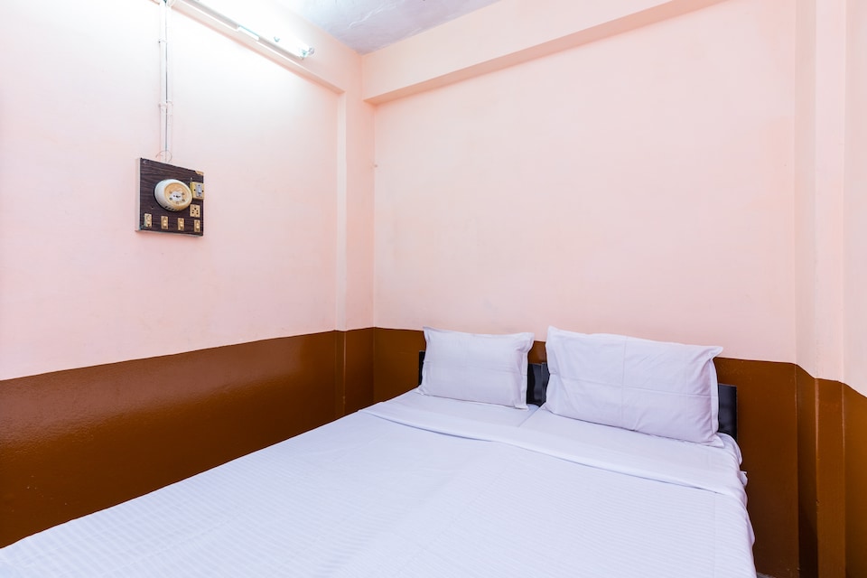 SPOT ON 39886 Hotel Vijay, Mahakal Temple 1, Ujjain