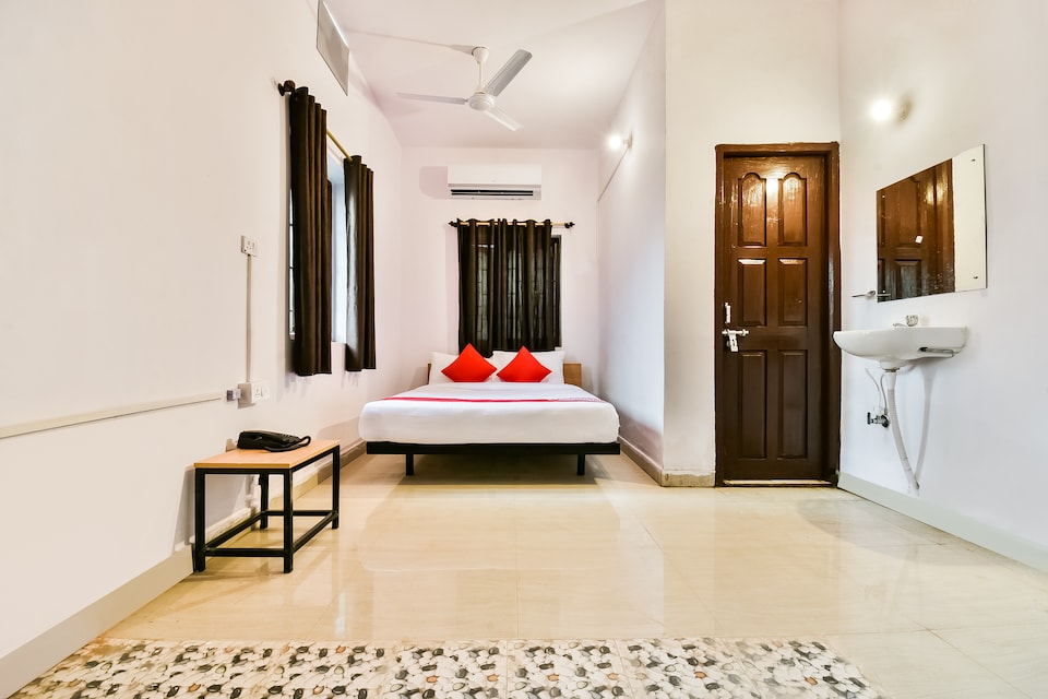 OYO Flagship 39925 AG Colony, Bailey Road, Patna