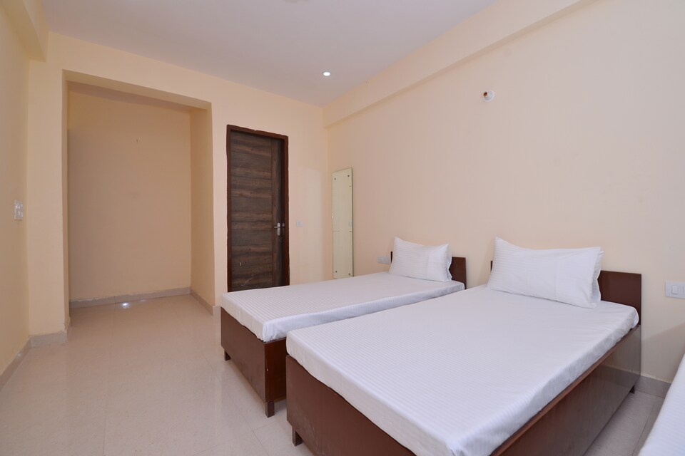 OYO LIFE GRG1448 Nr MG Rd Metro Stn, HUDA CENTRE 1, Gurgaon