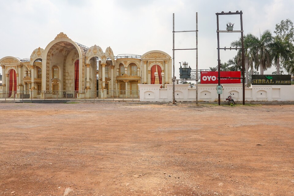 Capital O 39932 Sibbal Farms, Airport Road - Raipur, Raipur