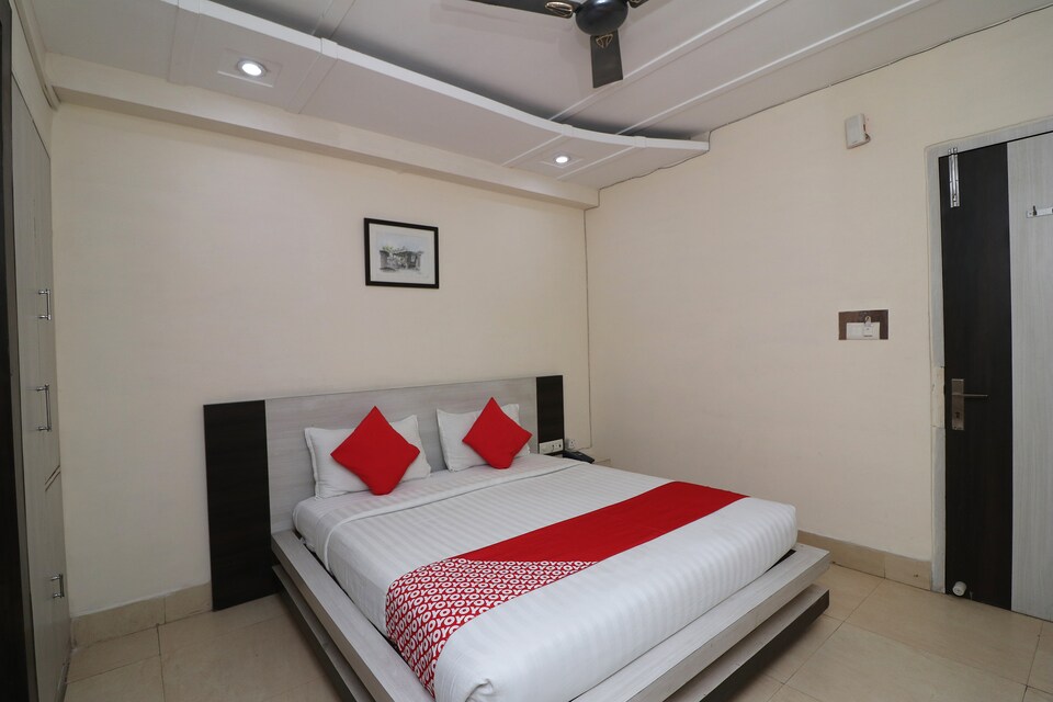 OYO 39936 Hotel Mandiram, Railway Station Allahabad, Prayagraj
