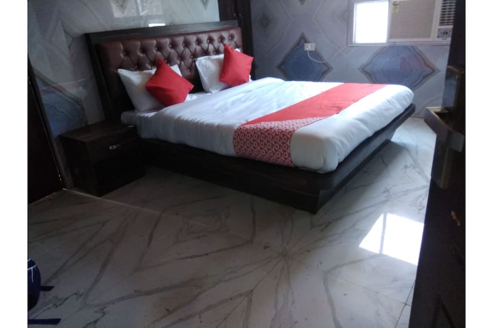 OYO 39958 Krishna Palace, Charbagh Lucknow, Lucknow