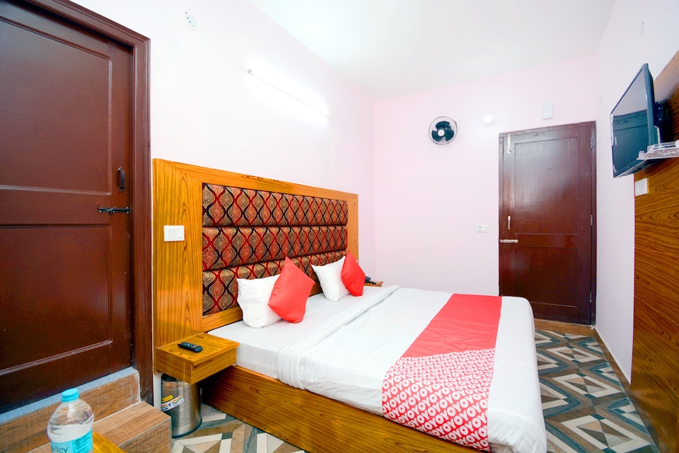 OYO 39965 Hotel Aryan, Clock Tower Mussoorie, Mussoorie
