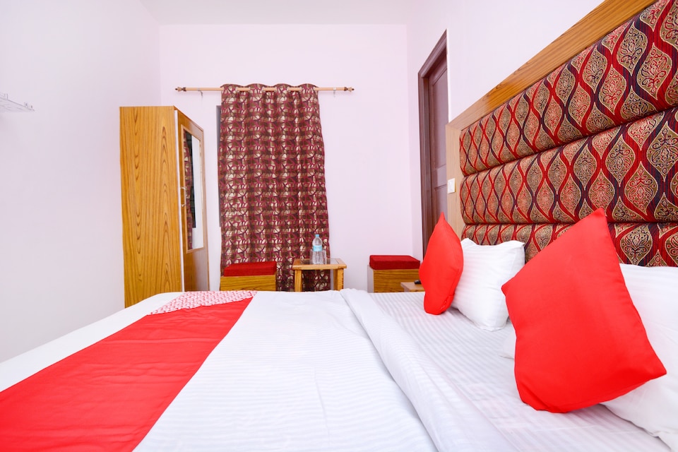 OYO 39965 Hotel Aryan, Clock Tower Mussoorie, Mussoorie