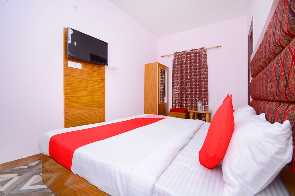 OYO 39965 Hotel Aryan, Clock Tower Mussoorie, Mussoorie
