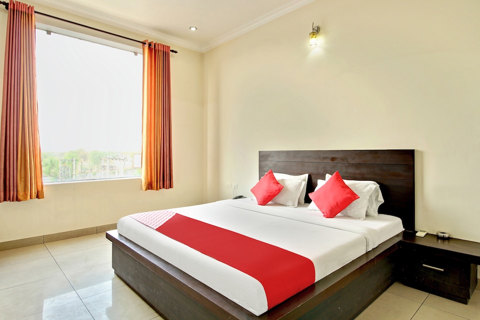 OYO 39968 Saket Hotel And Restaurant, Vaishali Nagar Jaipur, Jaipur