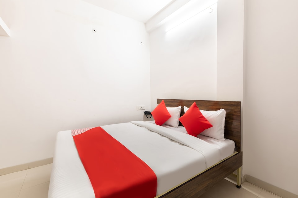 live as IND608, Vijay Nagar Indore, Indore