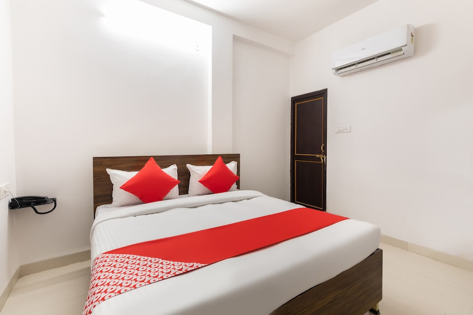 live as IND608, Vijay Nagar Indore, Indore