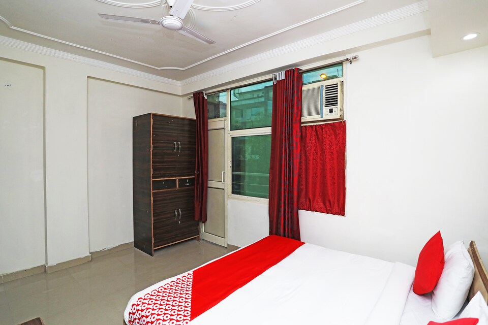 OYO 39993 Sri Dev Residency, Airport Delhi, Delhi Transit