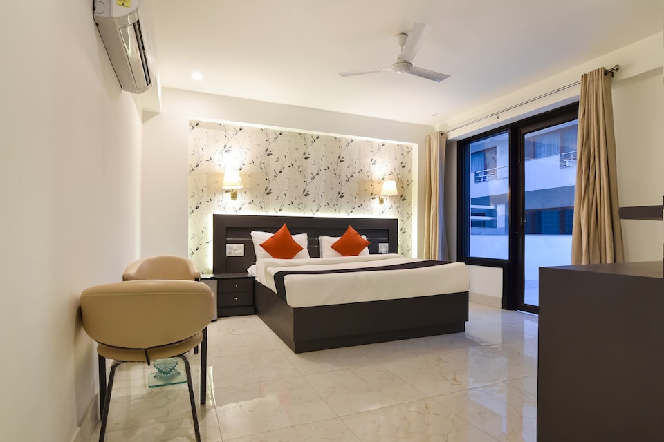 Capital O 40001 Unitech Square, HUDA CENTRE 1, Gurgaon