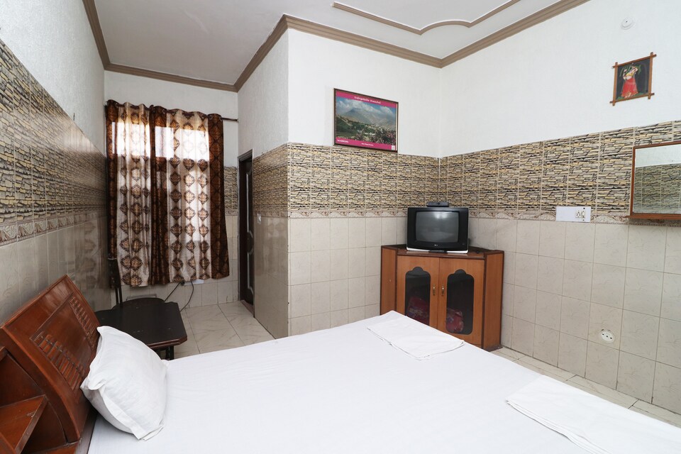 SPOT ON 40004 Hotel Mid Point, Una, Una