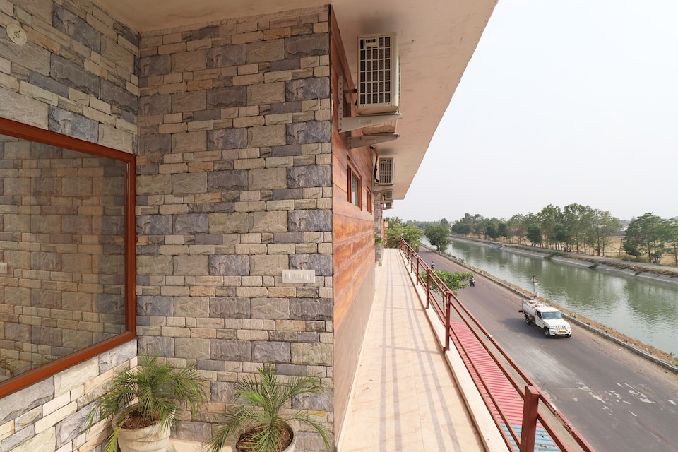 OYO 40015 Hotel Virat Palace, GT Road Panipat, Panipat