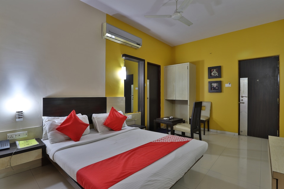 OYO 40017 Hotel Excellency, Silvassa, Silvassa